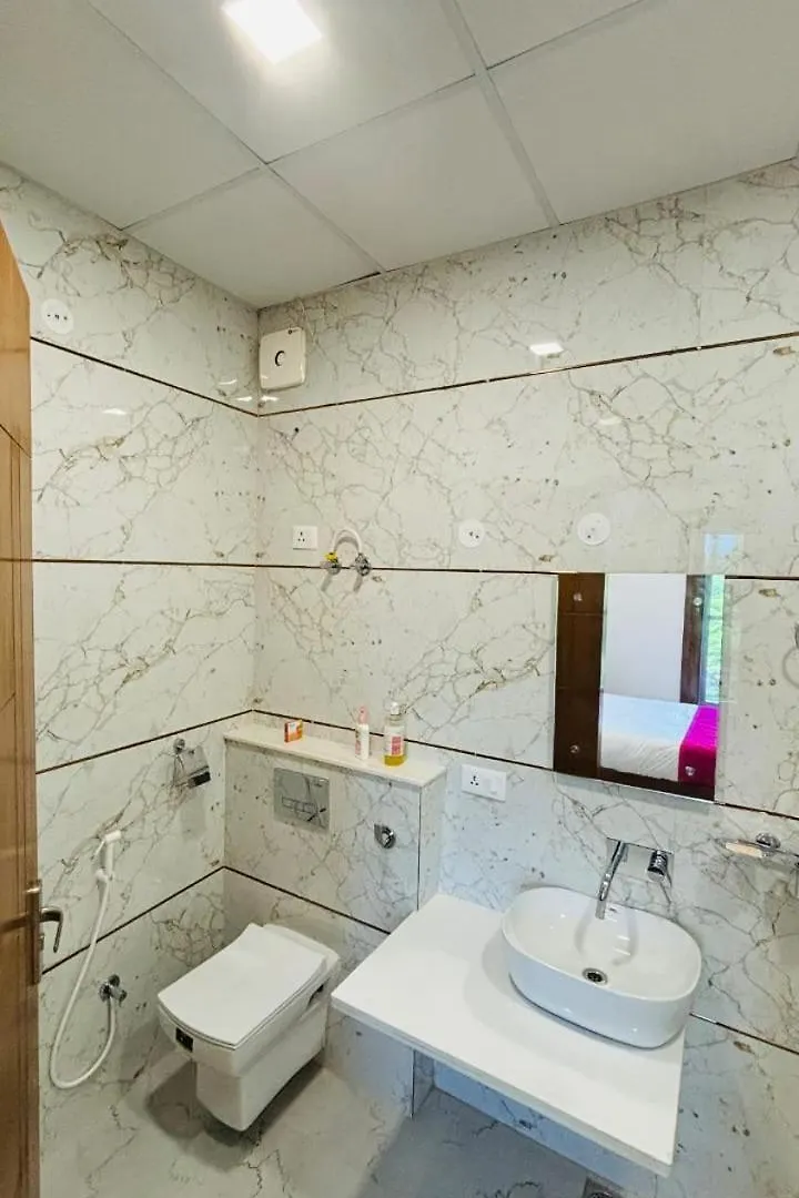 Grand Sparrow Inn - Agra Agra  3*, Agra (Uttar Pradesh)